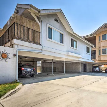 5 Mi to Universal Studios: Family Gem w/ Hot Tub!