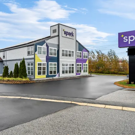 Spark by Hilton Portland Airport Maine Mall