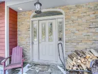 4000 sq. ft. With EXTRA LARGE BRAND NEW HOT TUB. Directly across from Ski Resort Hotels in Hunter