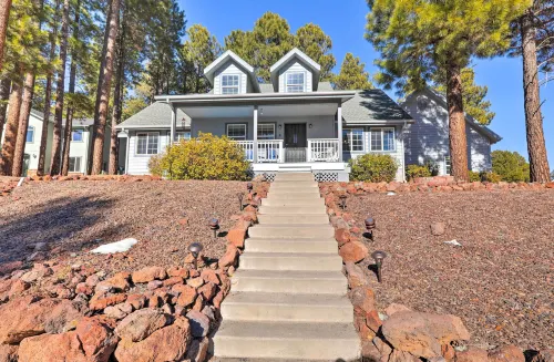 1 Mi to Nau: High-Country Home w/ Gorgeous Views! - บังกะโล