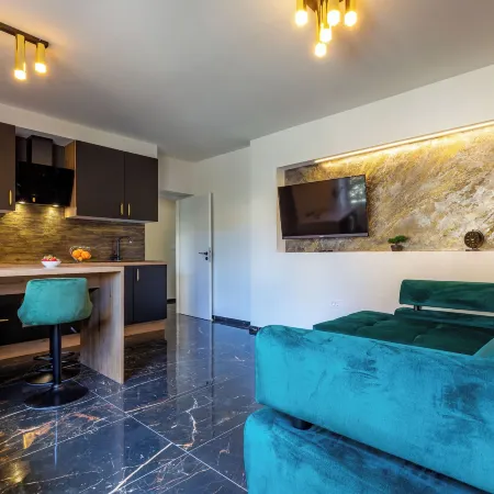 Luxury Hedone Apartment Near the Bridge with Private Spa Zone