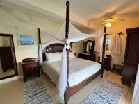 Artistically Designed Home with Huge Ocean Views, Small Dipping Pool and Hot Tub