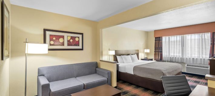 Quality Inn & Suites des Moines Airport Hotels in Polk County