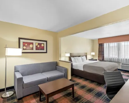 Quality Inn & Suites des Moines Airport Hotels in Des Moines