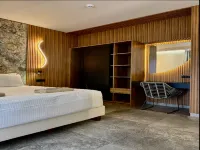 Ccb Bruskos Hotel