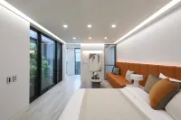 Villafuzz Pool Villa - Parking