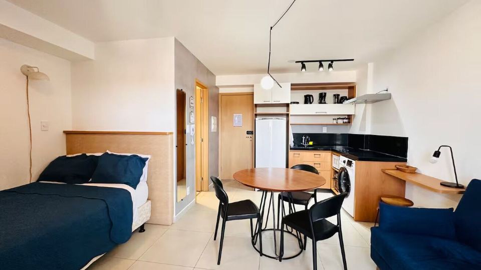 Studio no Centro com Academia Piscina e Varanda