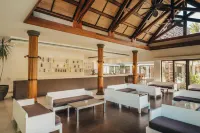 Crystals Beach Resort Belle Mare, a member of Radisson Individuals - バー