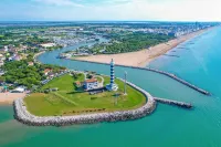 Seafront apartment with private parking