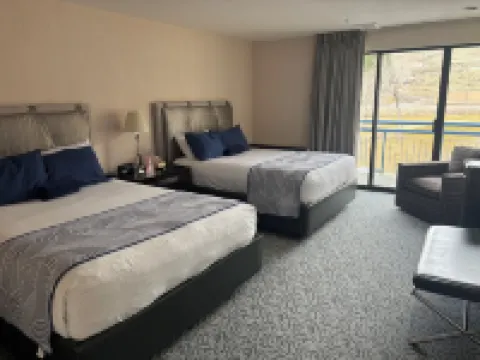 Bartons Club 93 Hotels in Jackpot