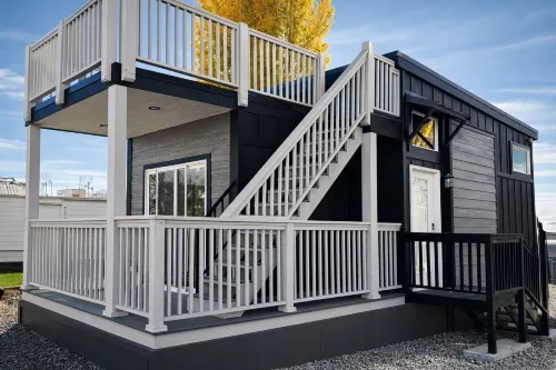 Luxury Tiny Homes - Deluxe King Room - Homestays
