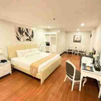 Crown Royale Hotel Rooms