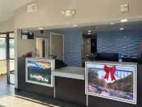 Motel 6 Cross Lanes, WV–Goff Mountain Rd - parking