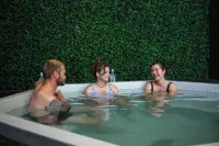 Opal Hot Springs & Holiday Park - suối nước nóng