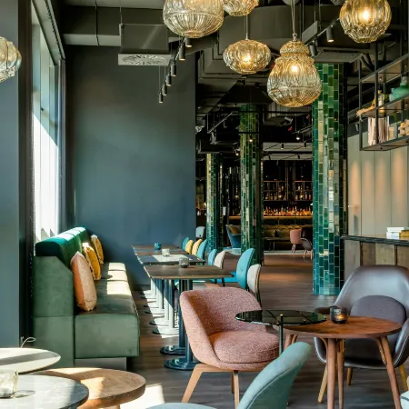 Motel One Berlin-Hackescher Markt Отели рядом с достопримечательностью «Станция метро Klosterstrasse»