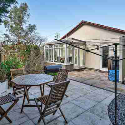 Bungalow in Dyserth With Hot Tub & Waterfall Hotel Exterior