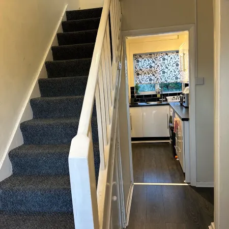 Romford - House - Sleeps 6 - Garden - Parking