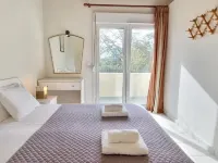 Bungalow White Apartments Hotels in Polykhrono