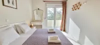 Bungalow White Apartments