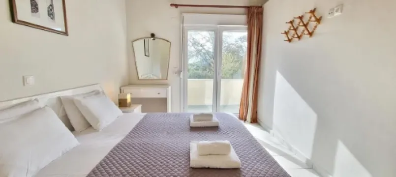 Bungalow White Apartments