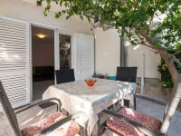Apartment Tom Hotels in Omis