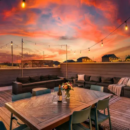 Rooftop Deck 2 Car Garage Near Downtown Nashville