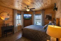 Secluded Heavens Peak, Enjoy in a Pvte Hot Tub + Sauna ,Breathtaking NC Views.