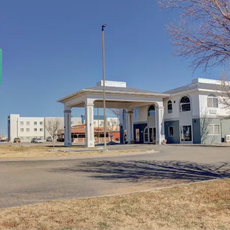 Quality Inn & Suites Roswell North