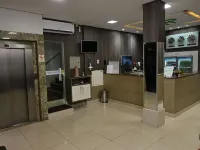 Frota Palace Hotel فنادق في ماكابا