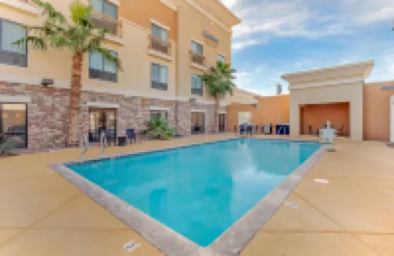 คอมฟอร์ตสวีทส์ ไบลธ์