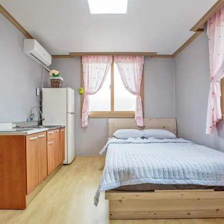 Wonju Flower Pension Отели рядом с достопримечательностью «Храм Курёнса»
