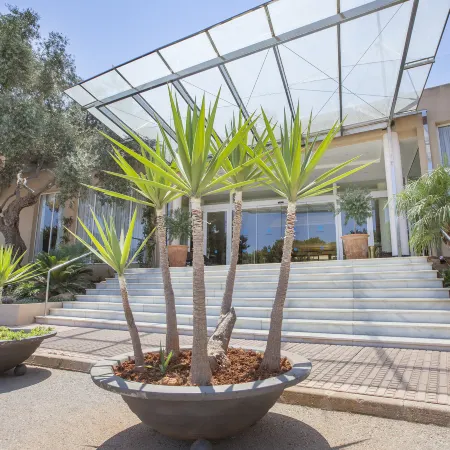 Grupotel Santa Eulària & Spa - Adults Only Отели рядом с достопримечательностью «Пристань для яхт Санта-Эулалия»