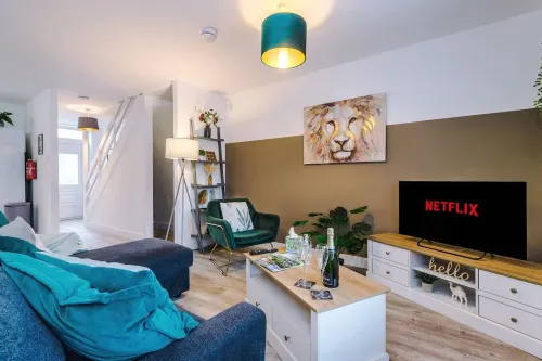 Spacious House Incredible Location Free Parking - balcony