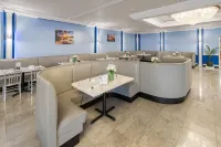 Ramada by Wyndham Butler/Tesla Biohealing Resort 