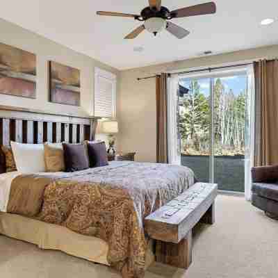 Mulligan Estate by Avantstay Sunriver Retreat + Hot Tub + Game Room + Bikes + Near Trails & Golf Rooms