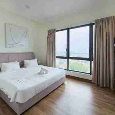 Cozy 2BR Melaka Apartment, 5min Drive to Jonker St Rooms
