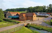 Tewinbury Farm Hotel - parking