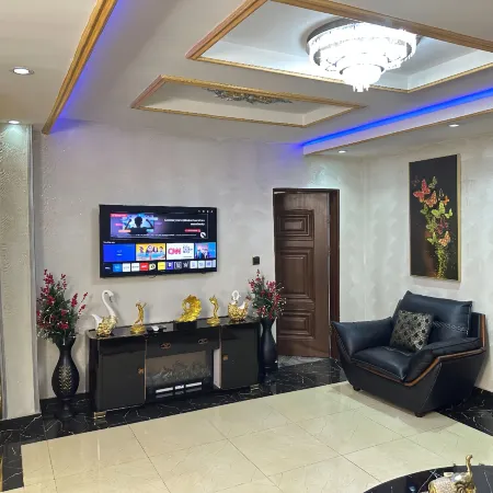 Tobby Royal Suites