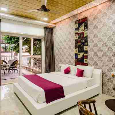 Alaya Stays Moonstone meadows With Pool Rooms