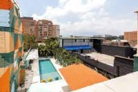 Medellinn The Blooming Hotel - Pools