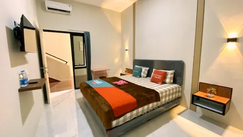 Modern Guest House by Calli Rooms