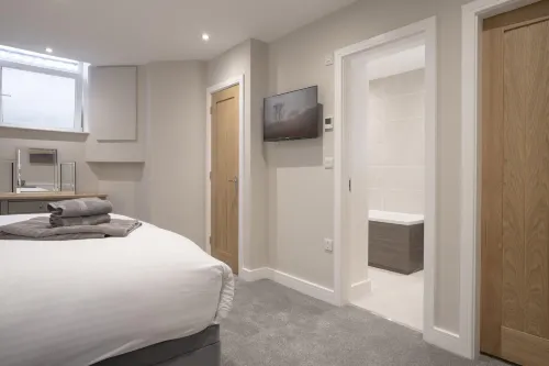 The Hideaway with Cosy Fireplace by LetMeStay - Condos