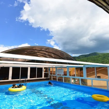 Sellin Onsu Swimming Pool Pension Отели рядом с достопримечательностью «Храм Тэвонса»