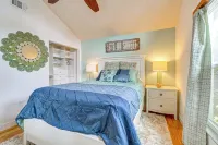 Coastal Group Getaway Near Three Sisters Springs - 3-Star