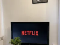 Casa de Centro en-Suite Room Netflix, Fast WiFi & Free Parking โรงแรมในวูฟเวอร์แฮมพ์ตัน