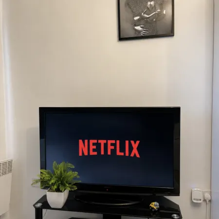 Casa de Centro en-Suite Room Netflix, Fast WiFi & Free Parking Отели в г. Уольверхэмптон