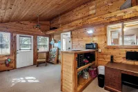 Trailhead Lodge - Homestays