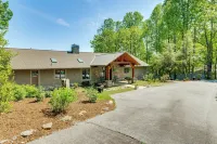 Mtn-view Hilltop Home, 5 Mi to Hendersonville - 4-Sterne