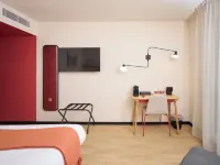Hife Bordeaux Hotels near Bordeaux-Lac