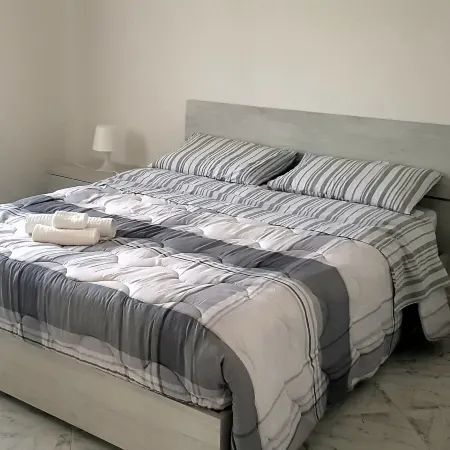 Room-b&b A Casa di Anto Eboli Vicino Al Отели в г. Эболи